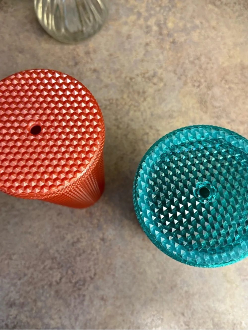 2 Starbucks venti cold cups
